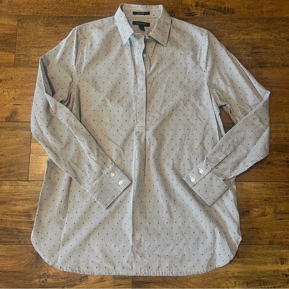 LANDS END Women’s Supima Cotton Non Iron Polka Dot Half Button Up Size 8 EUC